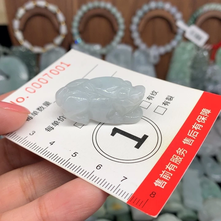 翡翠未镶嵌颈饰11