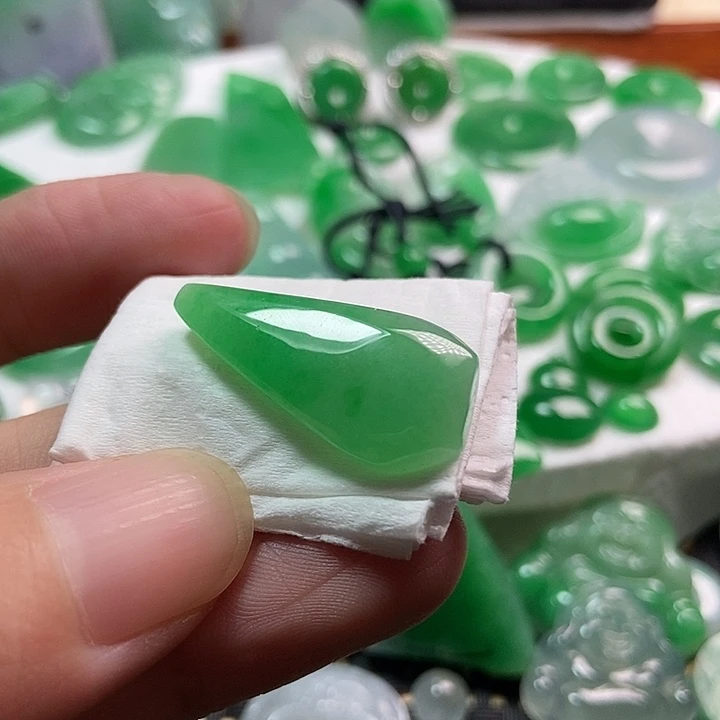 定制翡翠未镶嵌材料