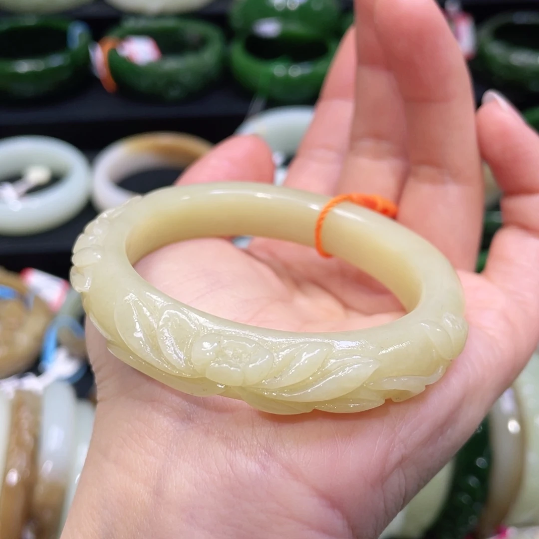 未镶嵌手镯和田玉64