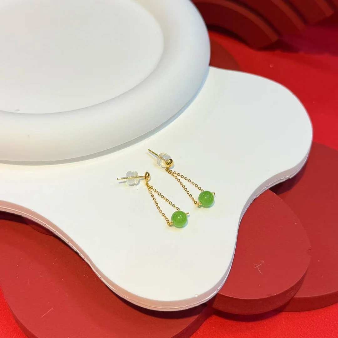 18K金镶嵌6mm苹果绿转运珠耳坠HNZ10669