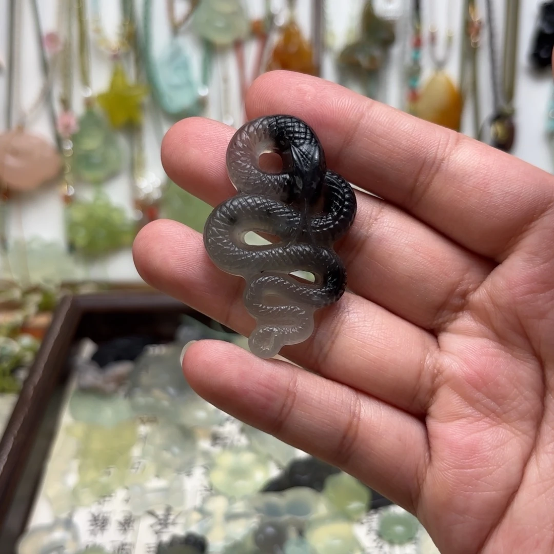 蛇纹石玉合金颈饰