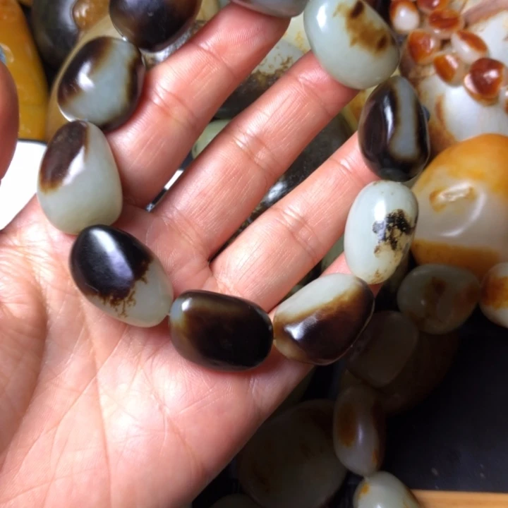 随***缘和田玉未镶嵌珠宝奇石