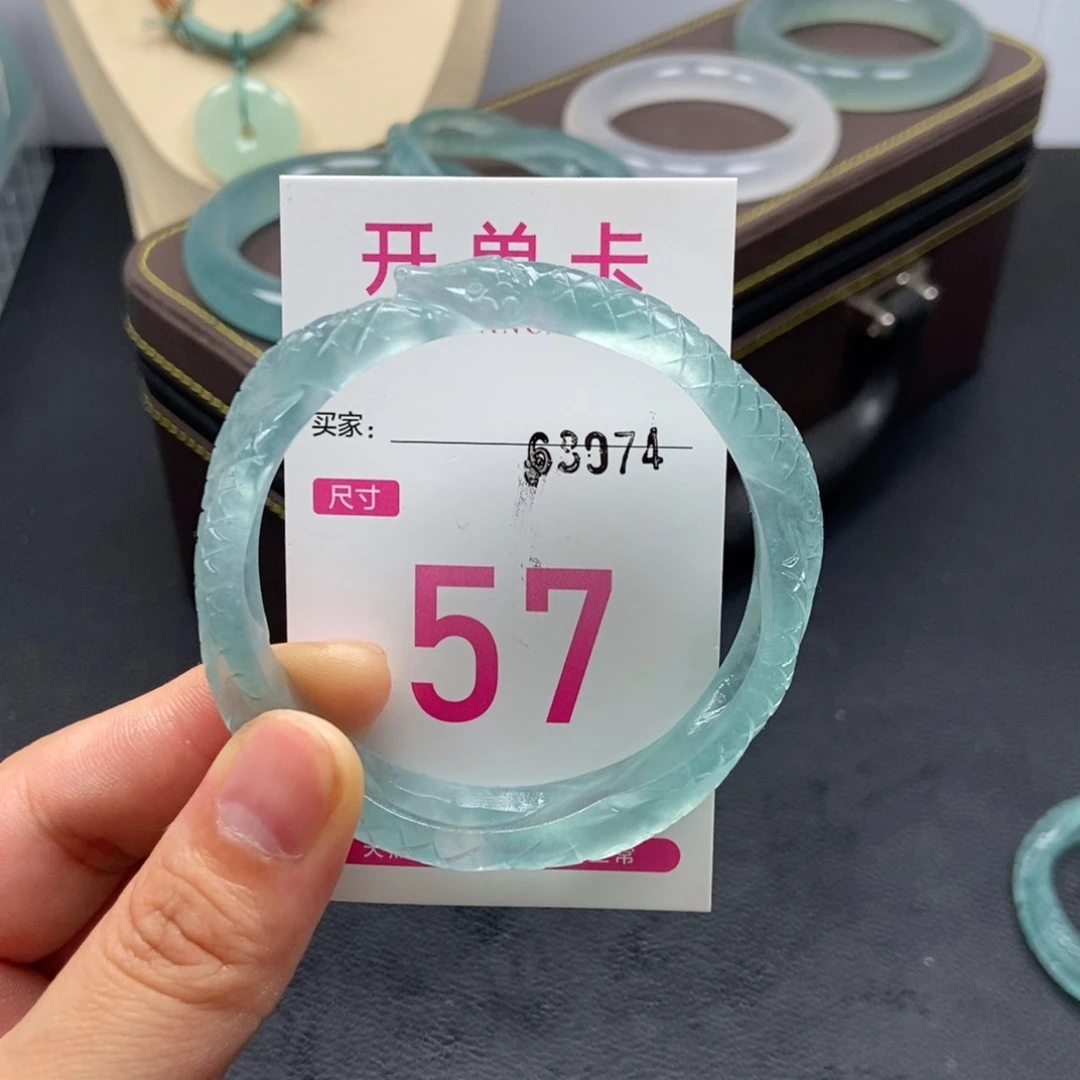 未镶嵌手镯石英质玉J***n