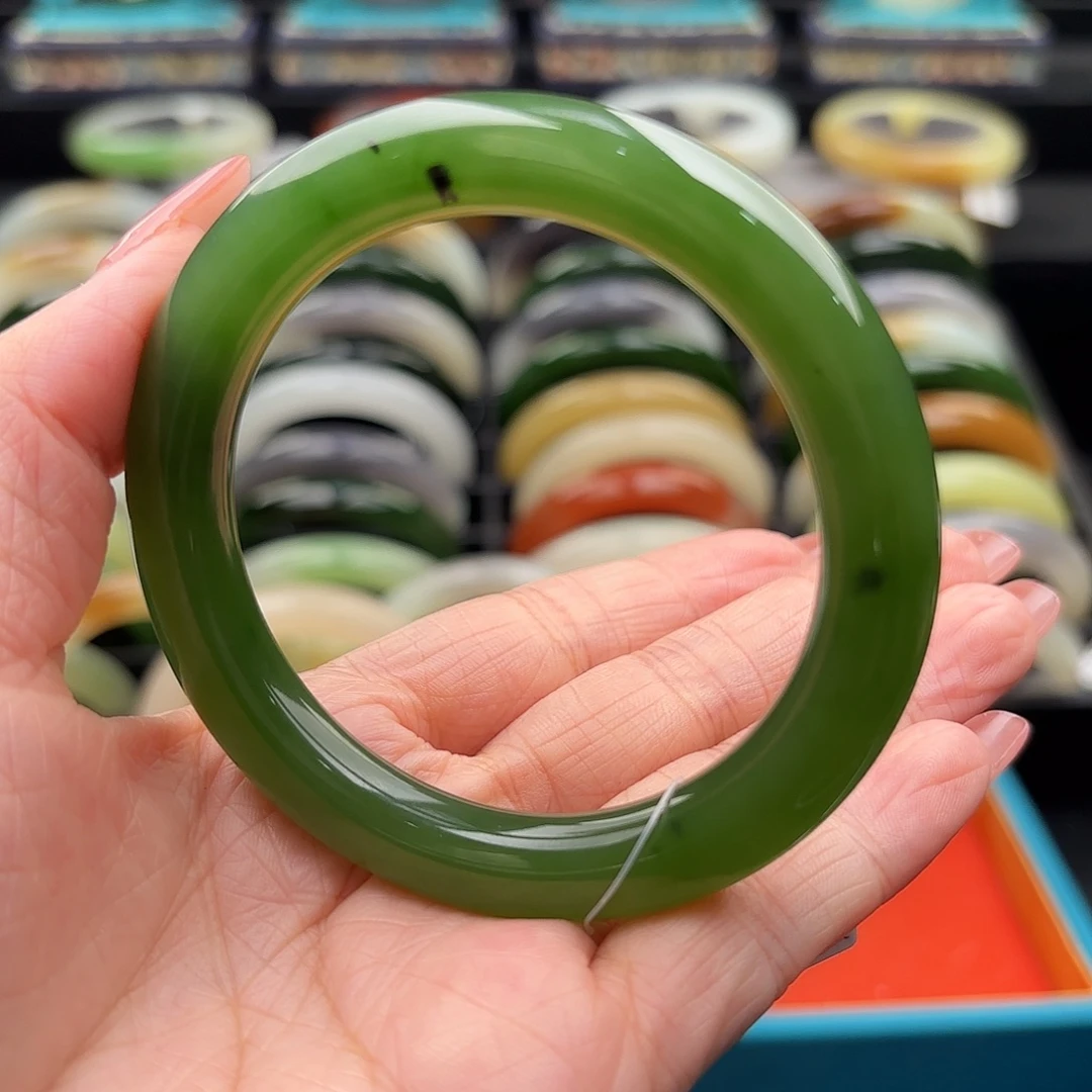 和田玉未镶嵌手镯冰底辣阳绿 无包容 这个价格仅此一只54.5