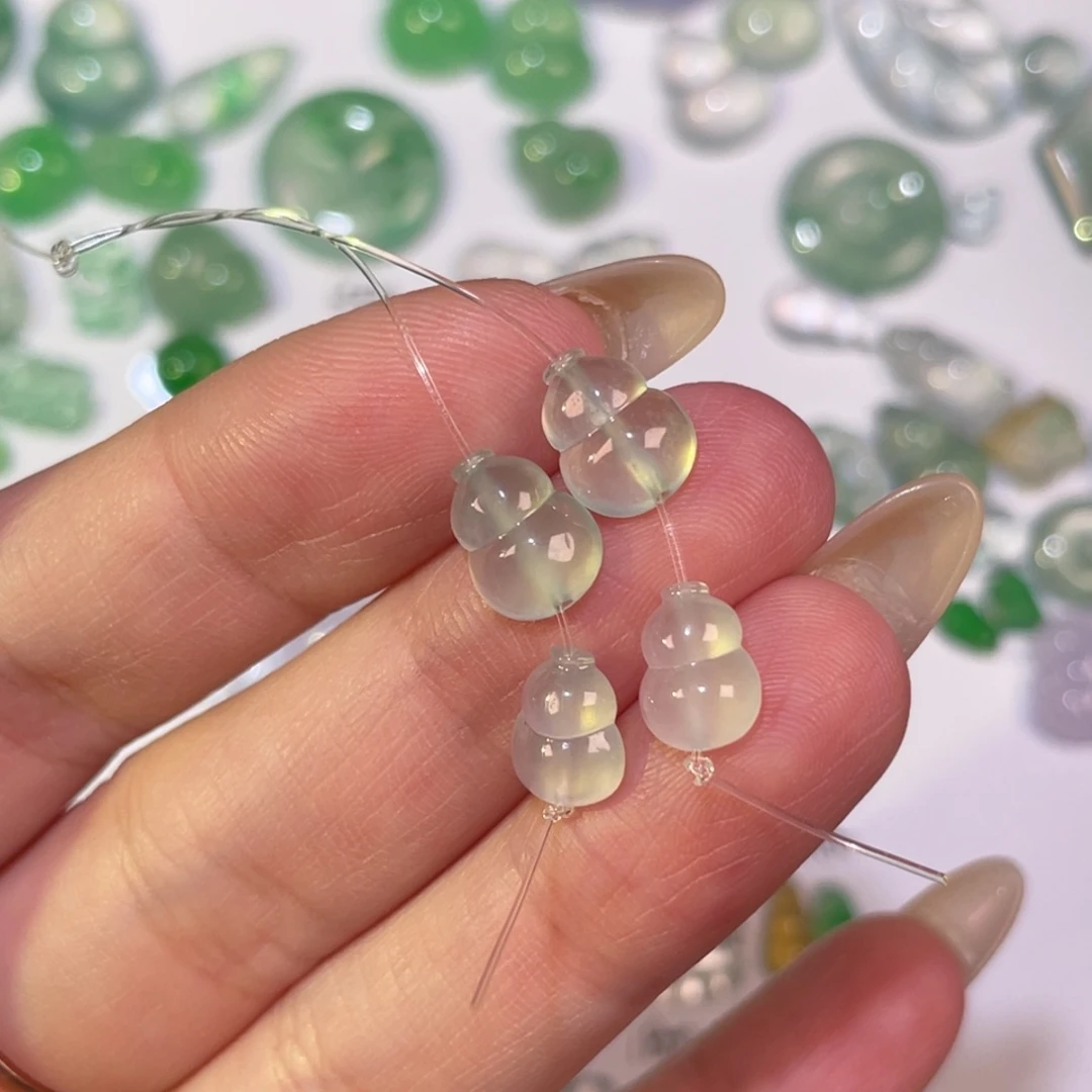 翡翠未镶嵌颈饰裸石