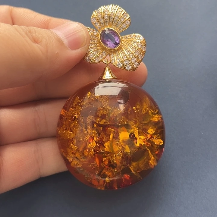 琥珀未镶嵌裸石吊坠