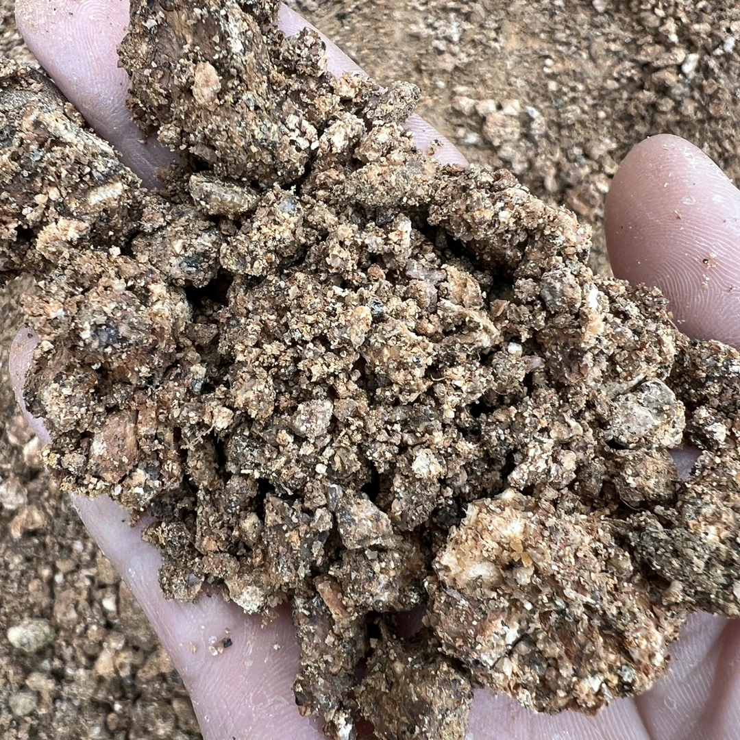 生桩移栽种植用疏松透气风化土沙大小颗粒不板结易生根透水不积水