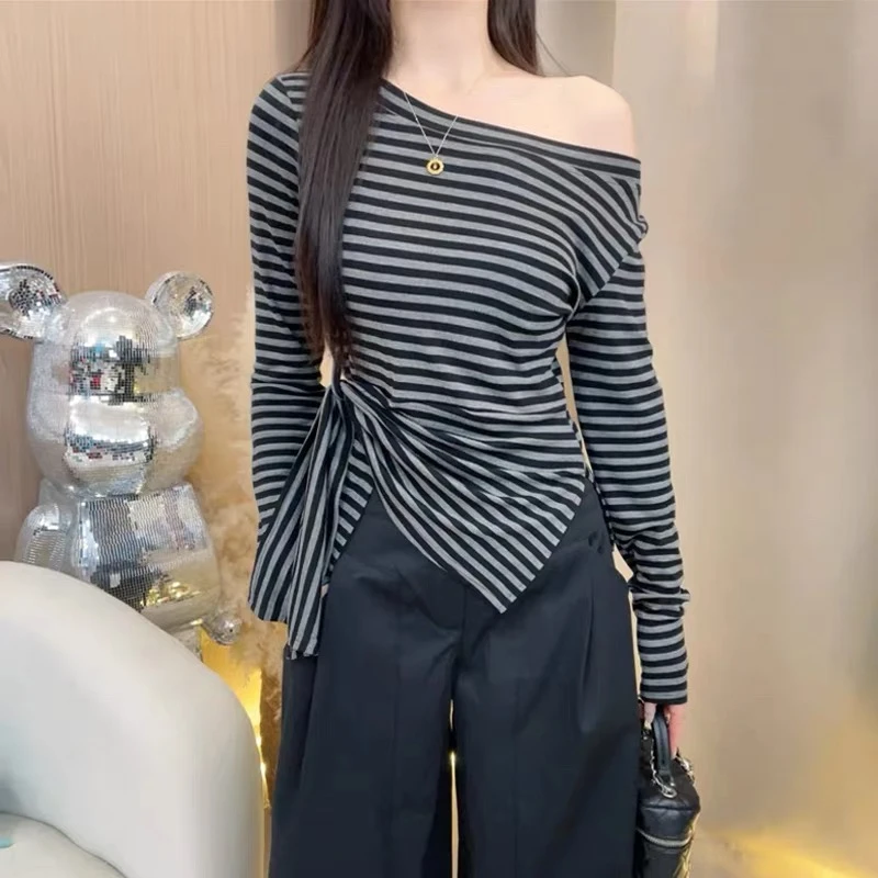 Chen小欣2025新款韩系不规则早秋下摆不规则斜肩收腰设计感上衣