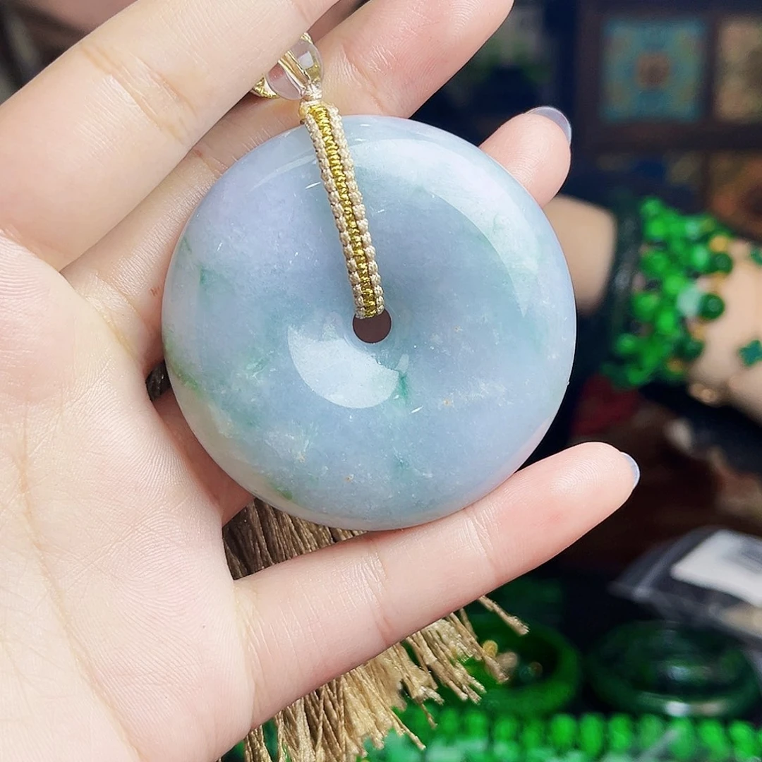 颈饰未镶嵌翡翠多样性