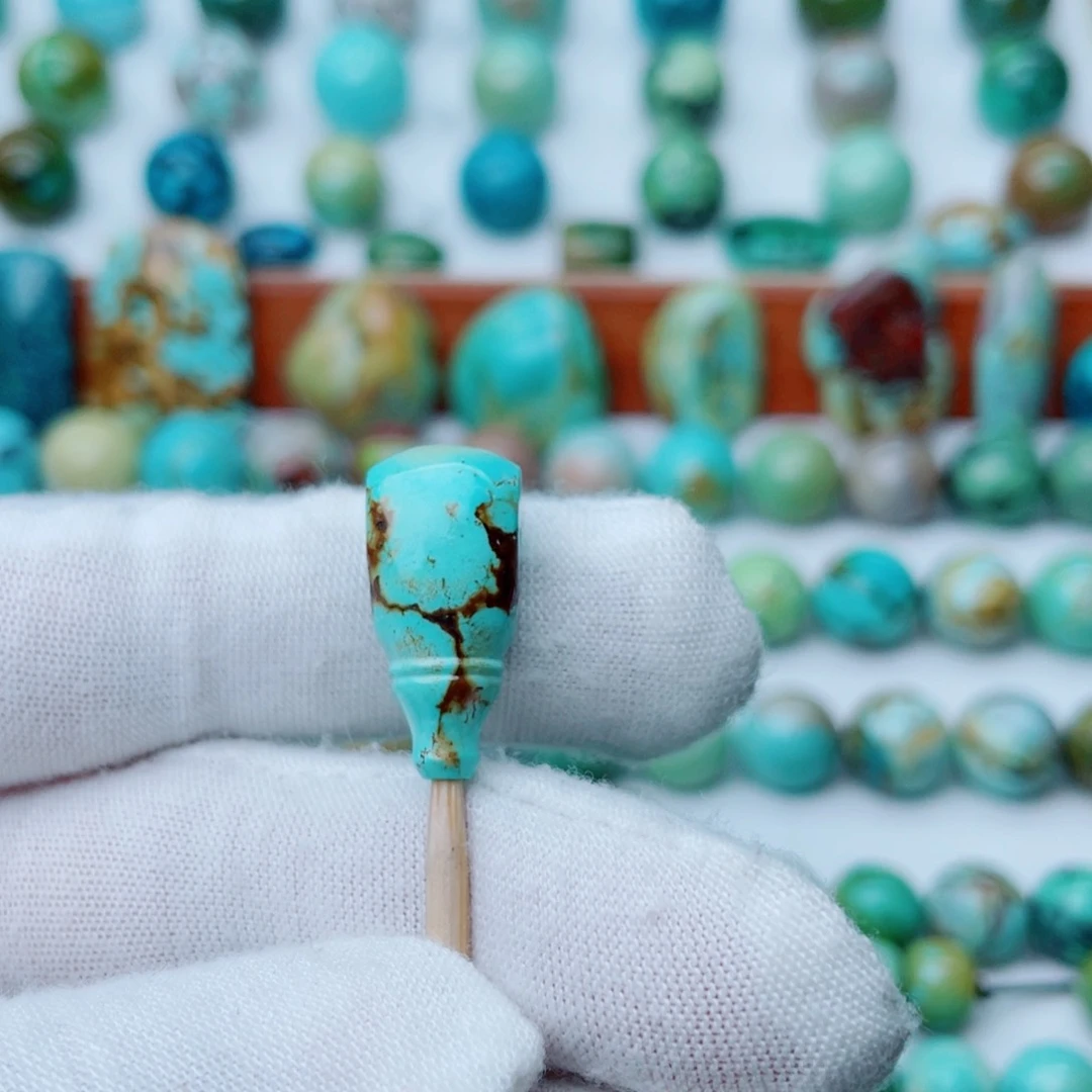 未镶嵌绿松石珠宝奇石