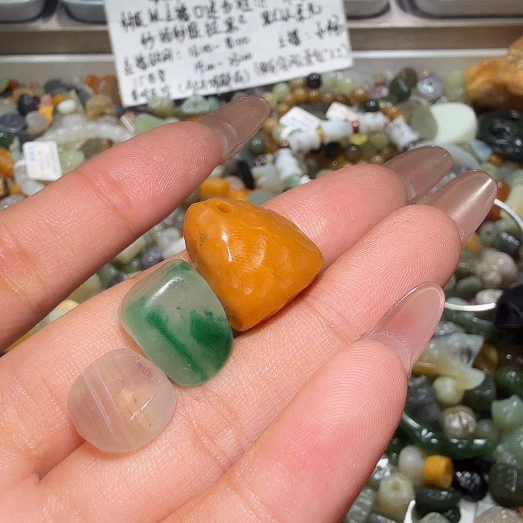 和田玉未镶嵌珠宝奇石