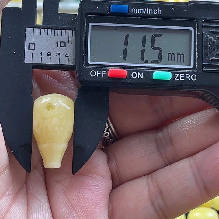 未镶嵌蜜蜡裸石1杂