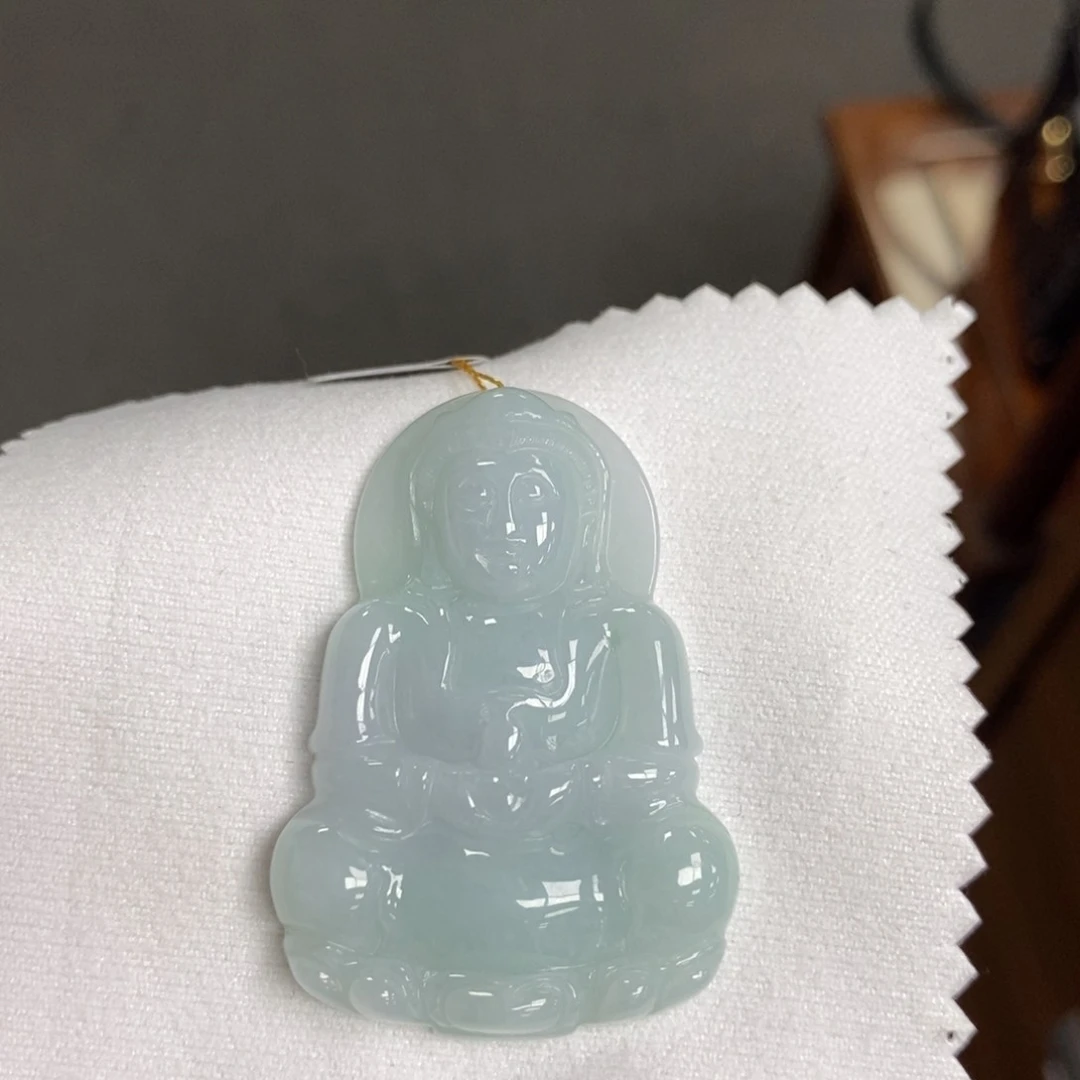 翡翠未镶嵌颈饰观音