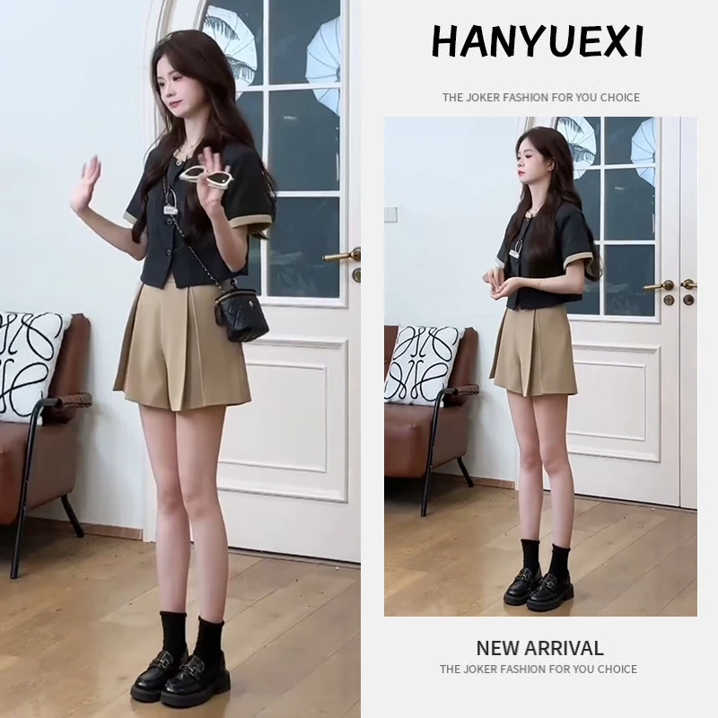 今年流行穿搭一整套2025新款显瘦修身减龄上衣休闲通勤短裤两件套