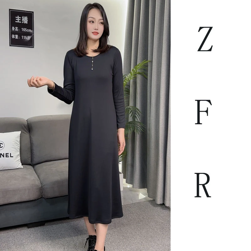 黑色赫本风长袖连衣裙女2025秋冬季新款百搭圆领显瘦打底内搭长裙