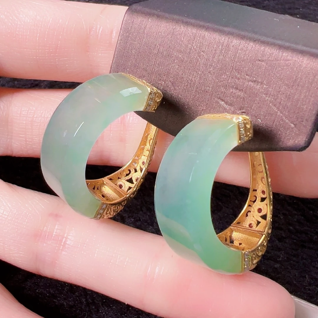 翡翠18K金镶嵌耳饰签收后24小时鉴赏期，过时不退