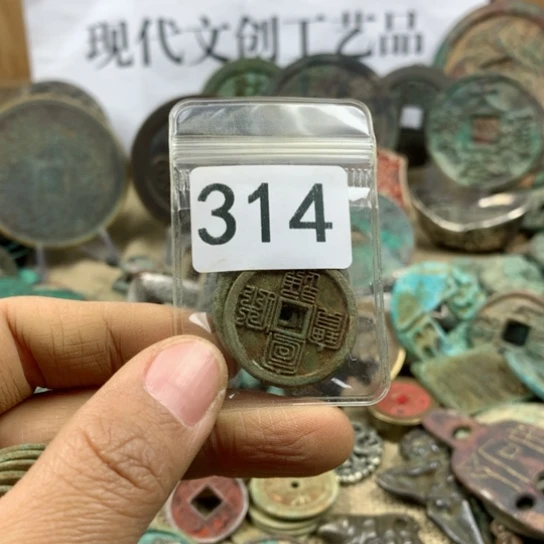 铜东*现代文创工艺品