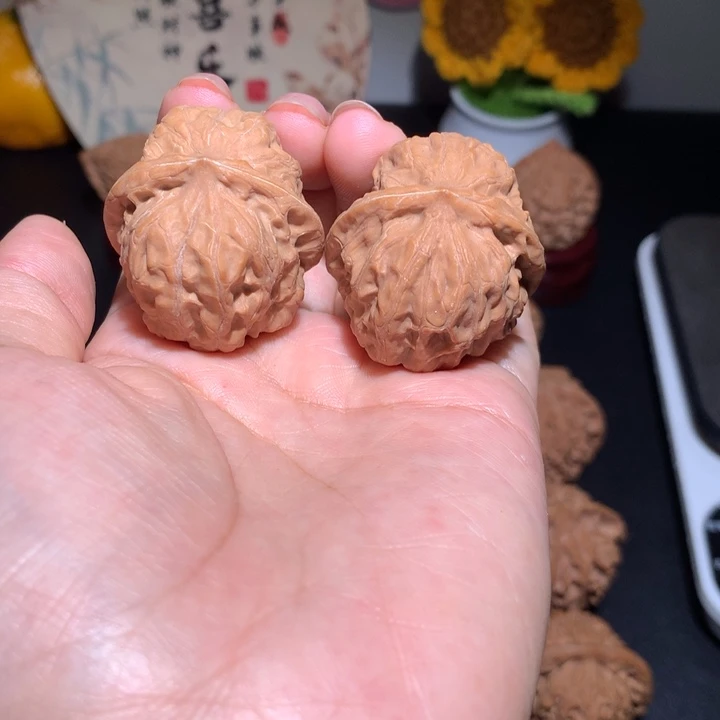 文玩核桃吊坠36:+门头沟元宝