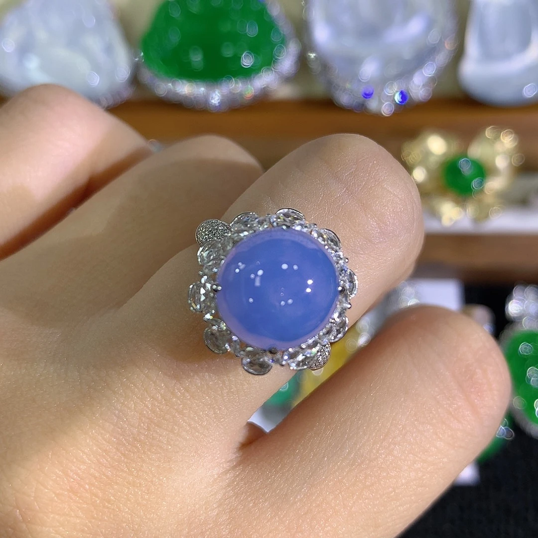 翡翠18K金镶嵌戒指蛋面