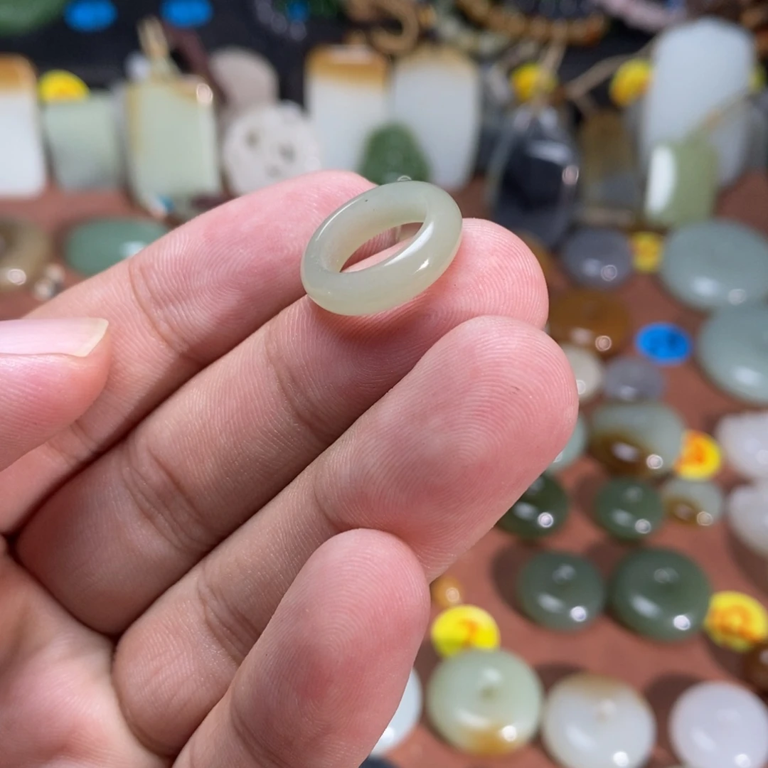 和田玉未镶嵌吊坠(不含链)