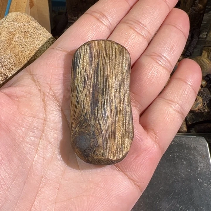 沉香沉香碎屑白棋楠沉香牌7.3克