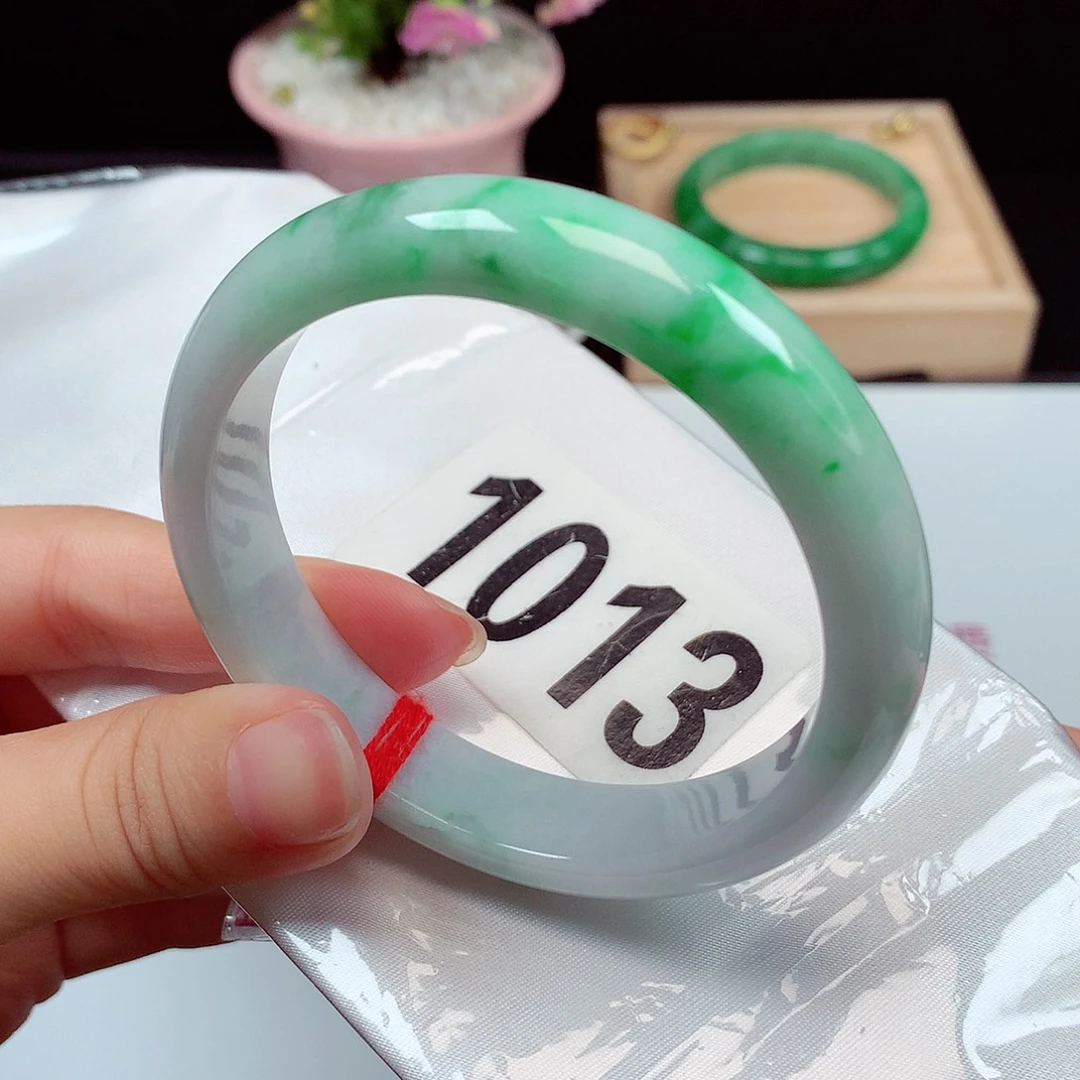翡翠未镶嵌手镯1013
