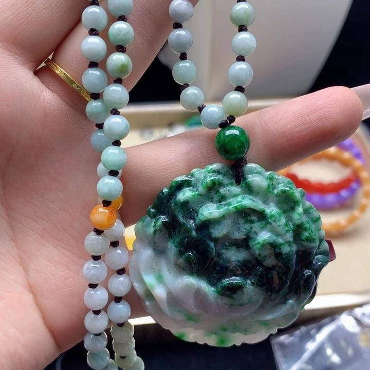 翡翠颈饰未镶嵌吊坠