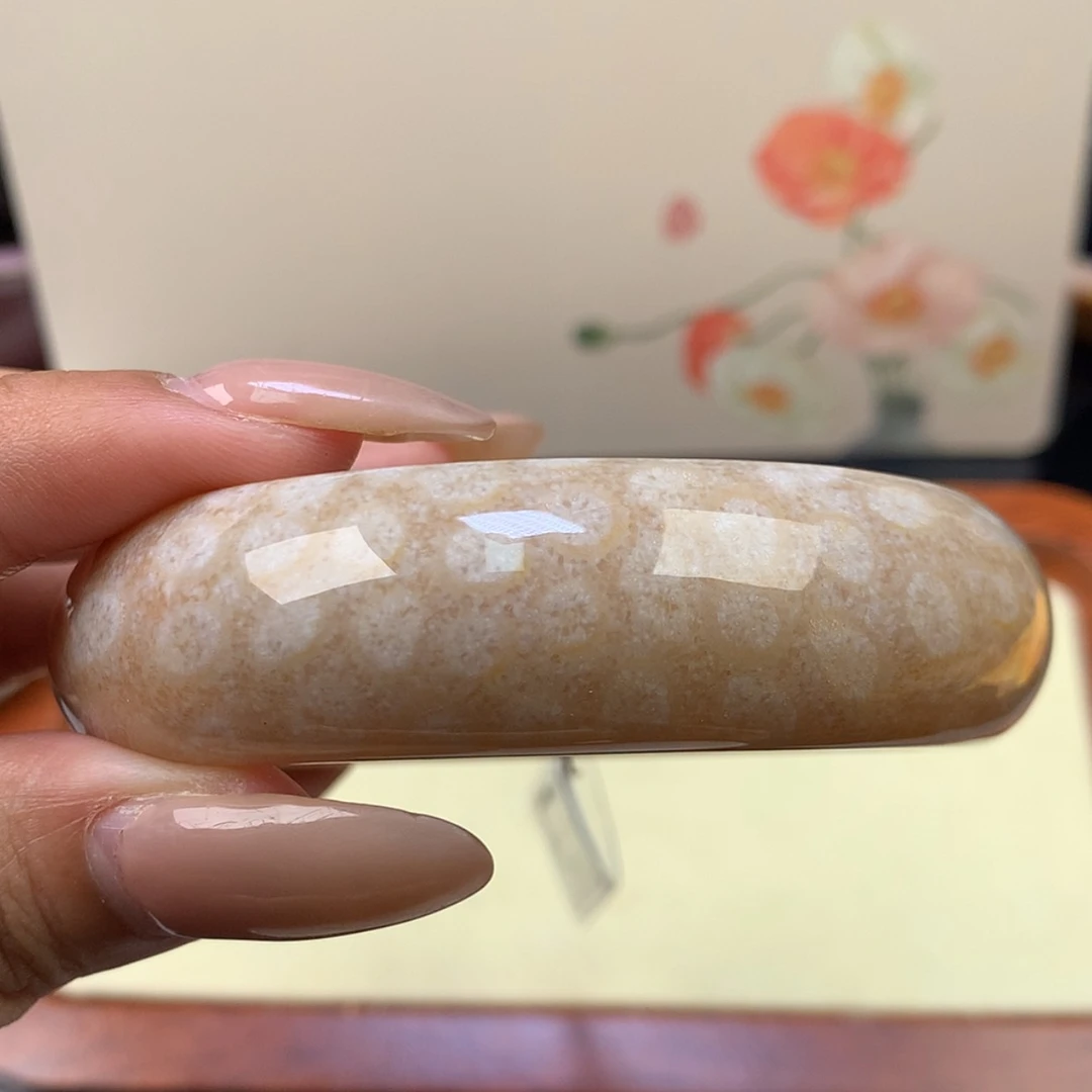 【闪购商品】颈饰未镶嵌硅化珊瑚（珊瑚玉）葭***矢