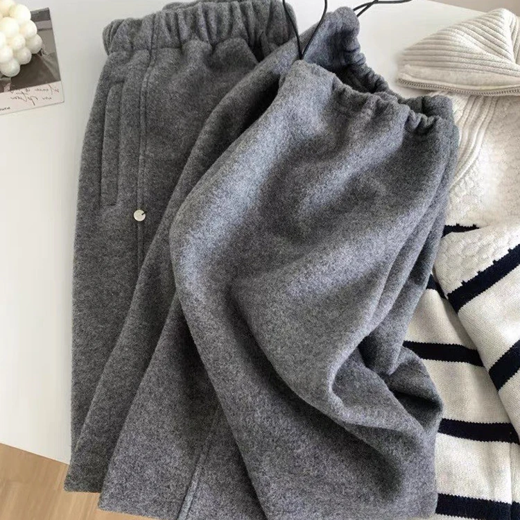 韩系慵懒风灰色糯米绒直筒裤女秋冬新款加绒加厚束脚两穿休闲裤子