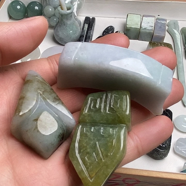 翡翠未镶嵌颈饰天然翡翠40