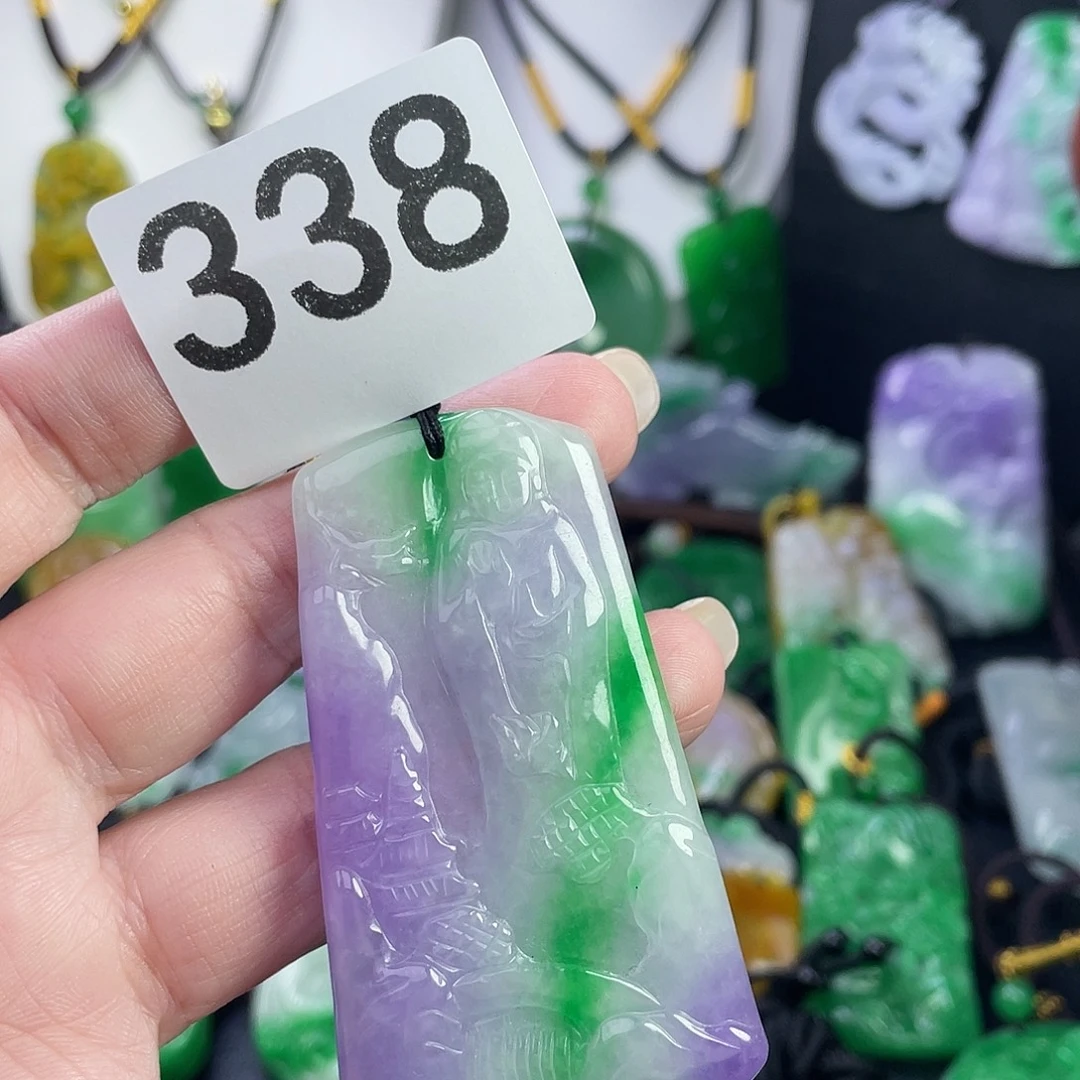 翡翠未镶嵌吊坠(赠链)