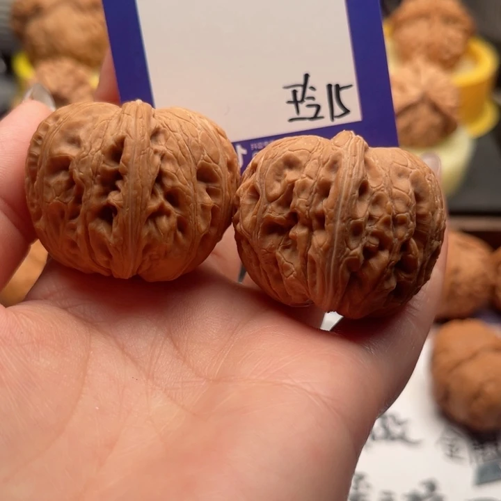 吊坠文玩核桃毛*虫文玩核桃15