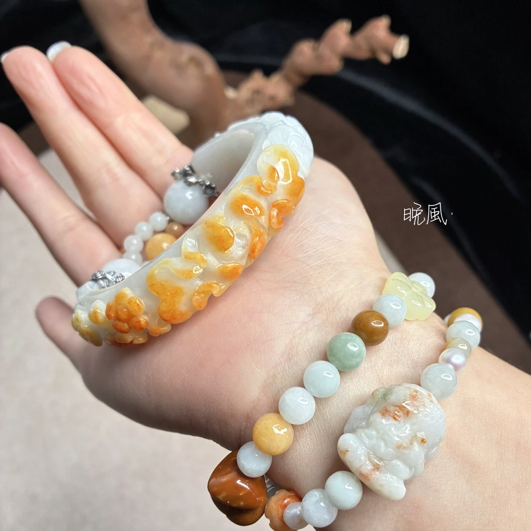 直播间一物一拍！天然缅甸翡翠立体雕刻手镯大长腿半镯设计款