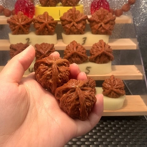 吊坠猴头核桃白狮子