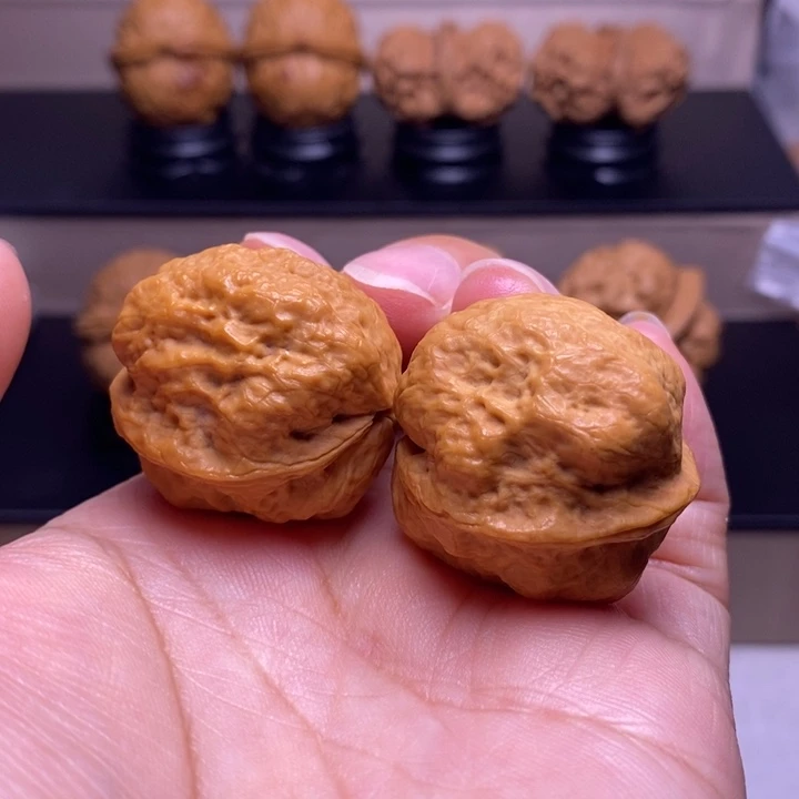 文玩核桃把件玉龙金蟾30