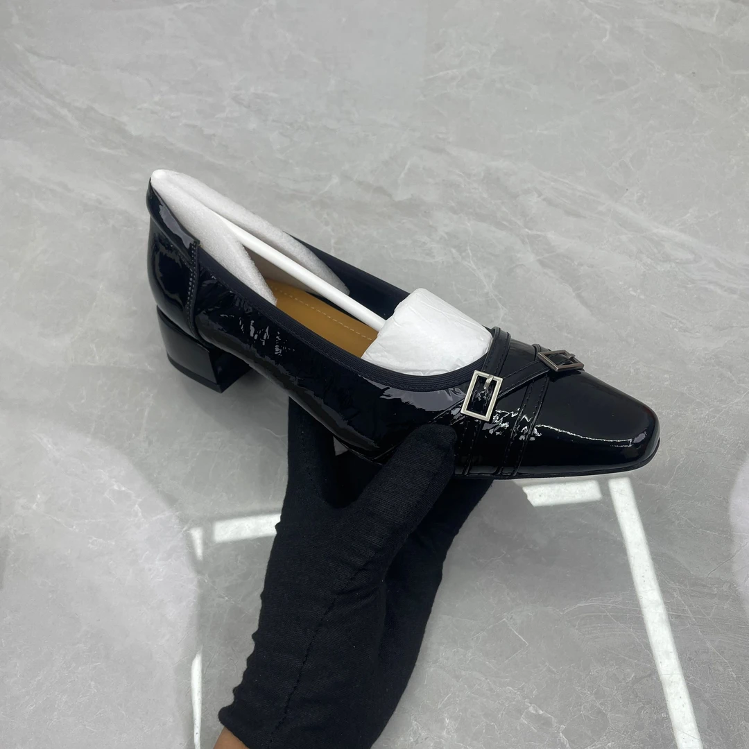 单鞋女（牛皮）22251-57孤品a区 39码