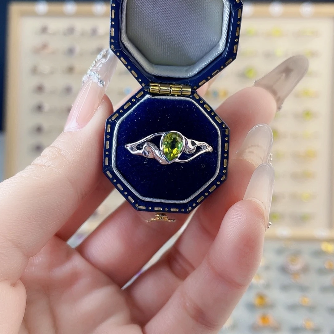 橄榄石戒指银S925镶嵌设计款戒指