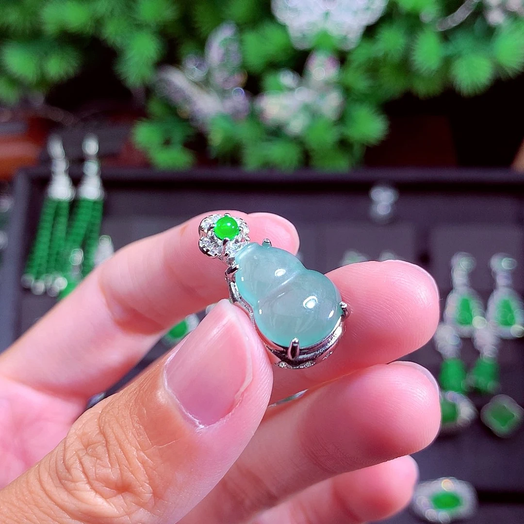 颈饰未镶嵌翡翠天然