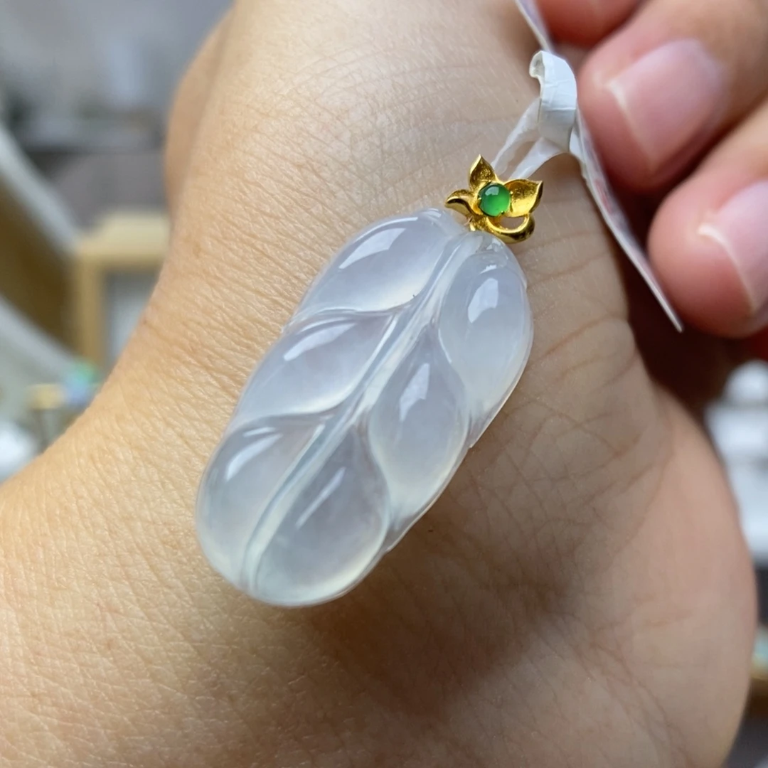 【闪购商品】颈饰18K金镶嵌翡翠25