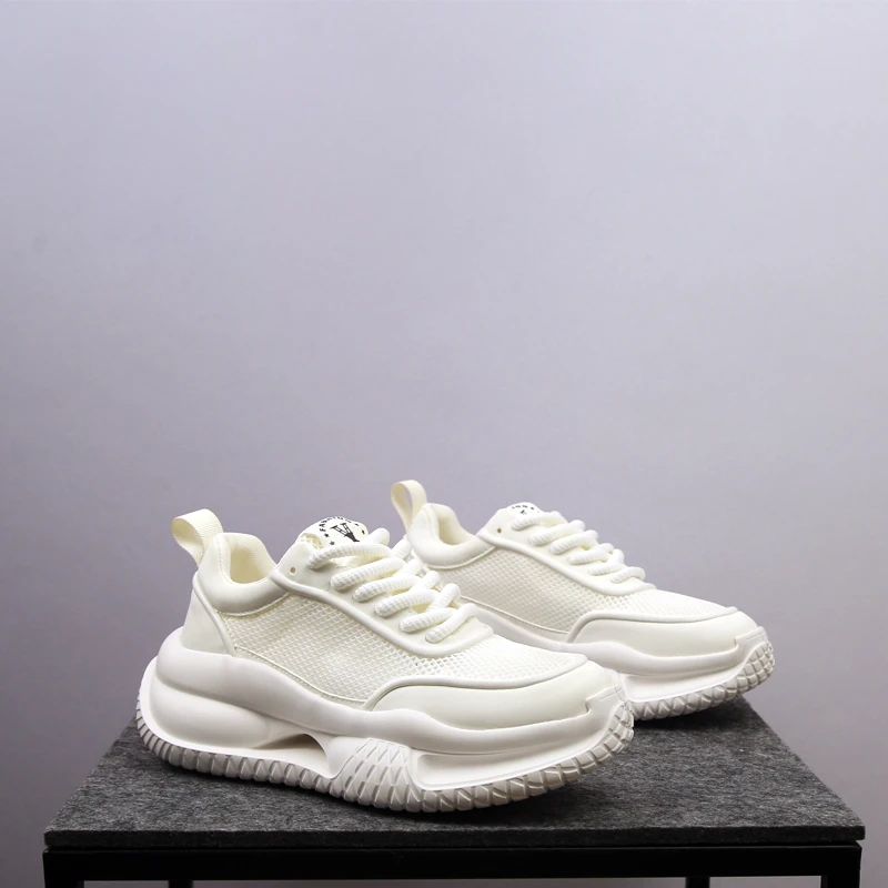 2025男鞋固特异厚底透气夏季平跟网面鞋胶粘休闲风系带中跟高跟
