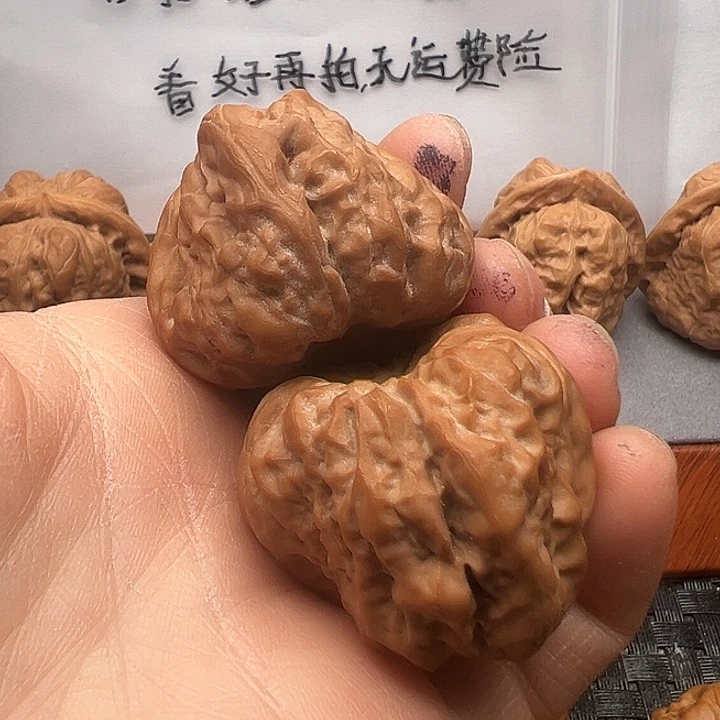 恒***伦吊坠文玩核桃蛤蟆