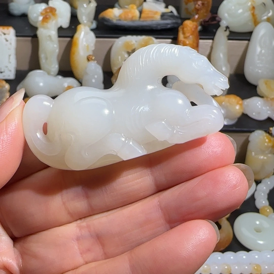 滨***界和田玉未镶嵌颈饰