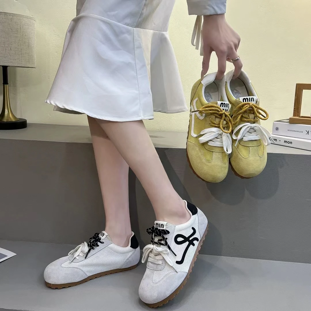 亮点女人大码41-43  2025夏新款透气网鞋平底休闲风德训鞋