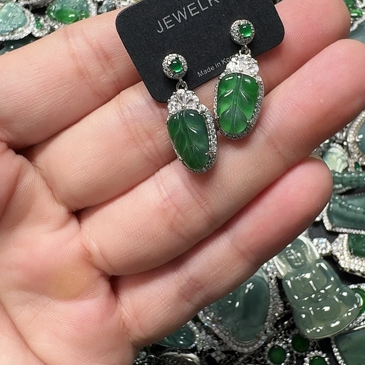 翡翠未镶嵌颈饰天然Ａ货翡翠放漏