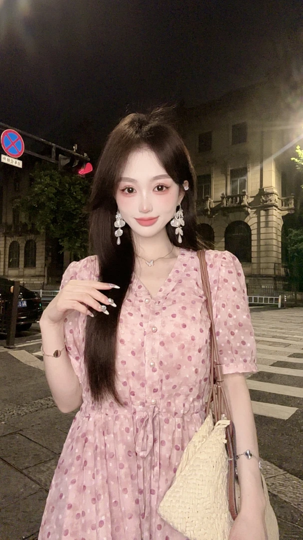 法式温柔风桃花色新款连衣裙女夏季穿搭气质绝美V领显瘦粉色长裙