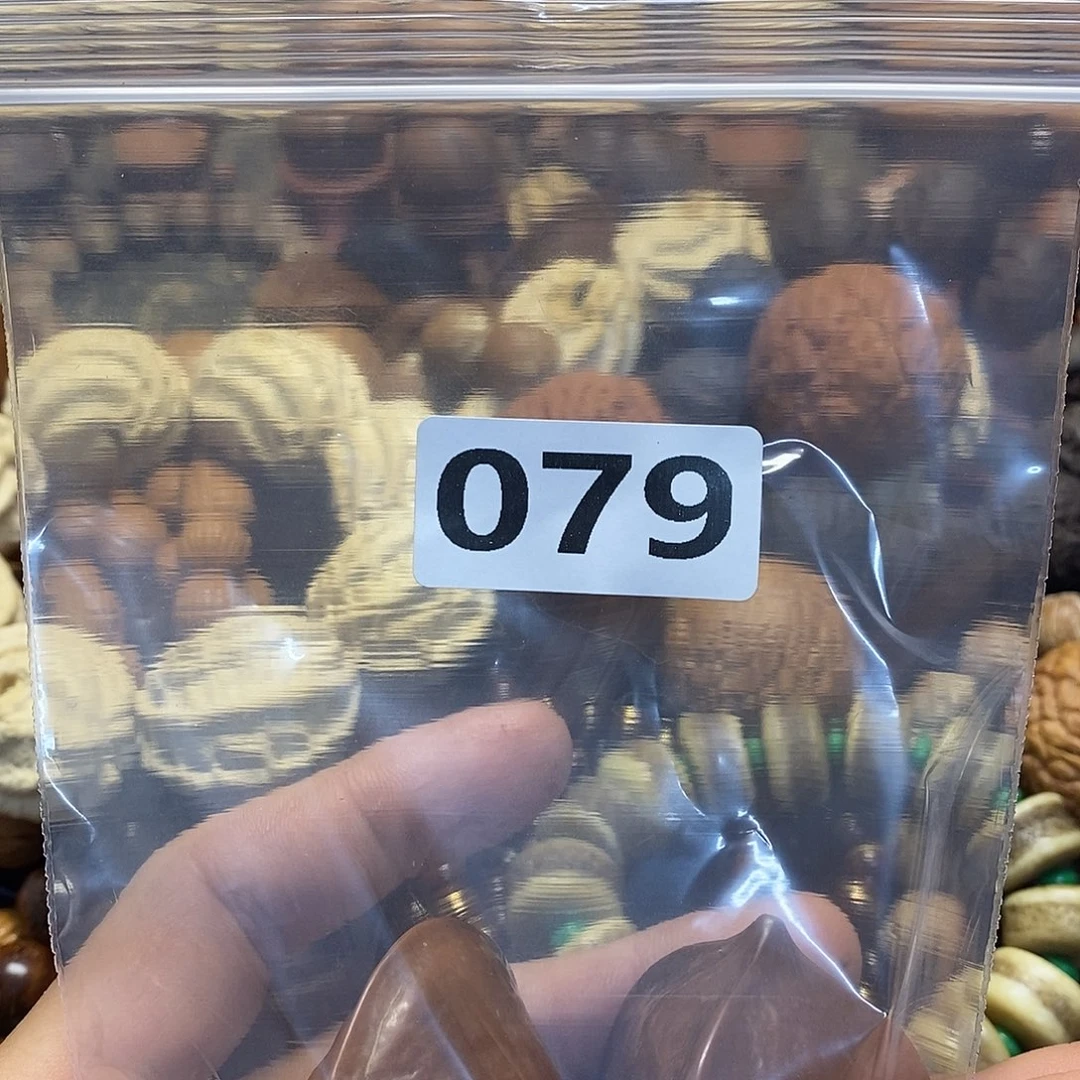 橄榄核吊坠陈*明