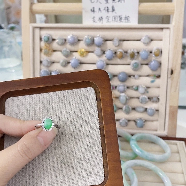 翡翠未镶嵌颈饰天然翡翠Ａ货