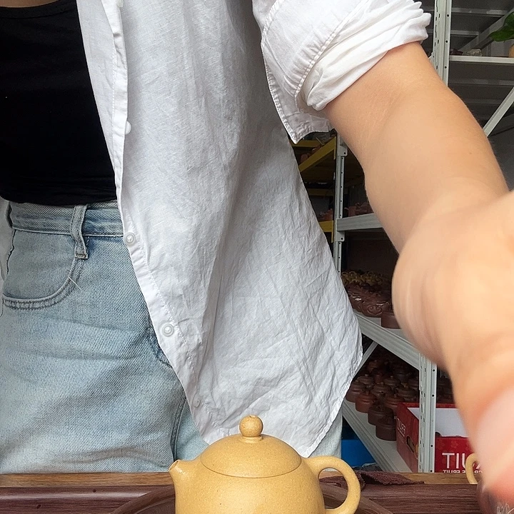 紫砂茶壶黄金西施180cc