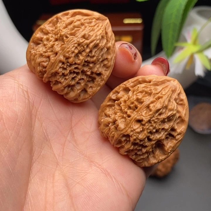 文玩核桃把件南疆石