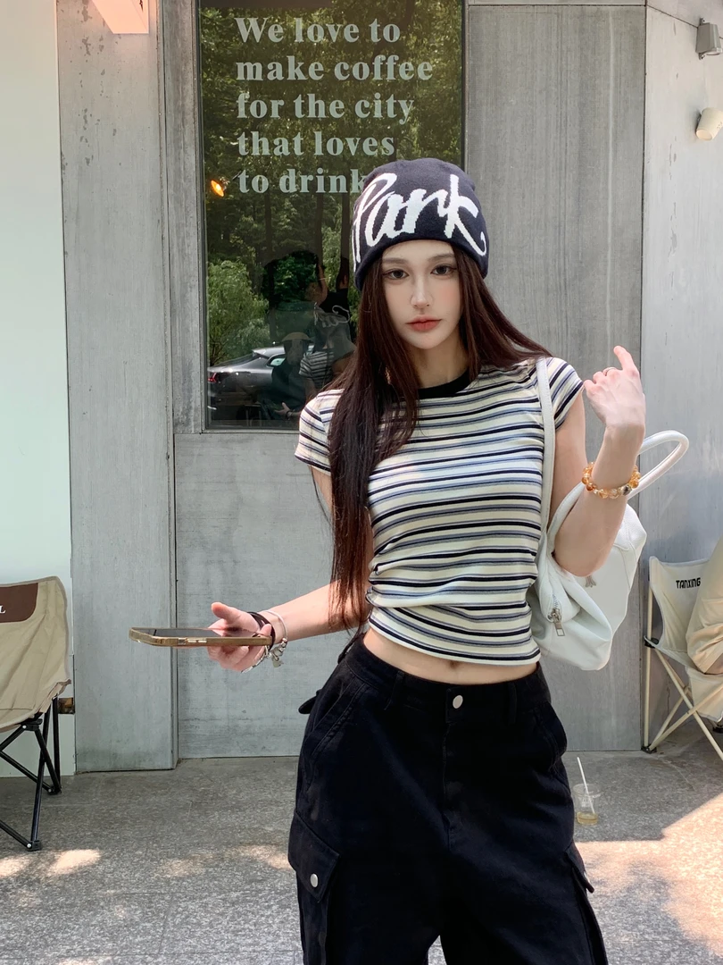 美式复古撞色条纹内搭短袖T恤女2025夏季设计感正肩修身辣妹上衣